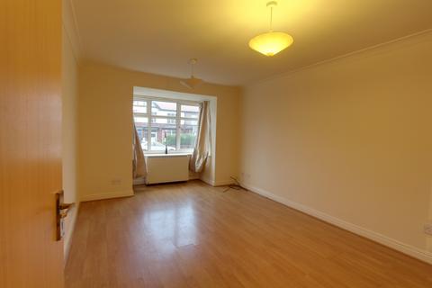 2 bedroom ground floor flat to rent, Waterloo Road, Blackpool FY4
