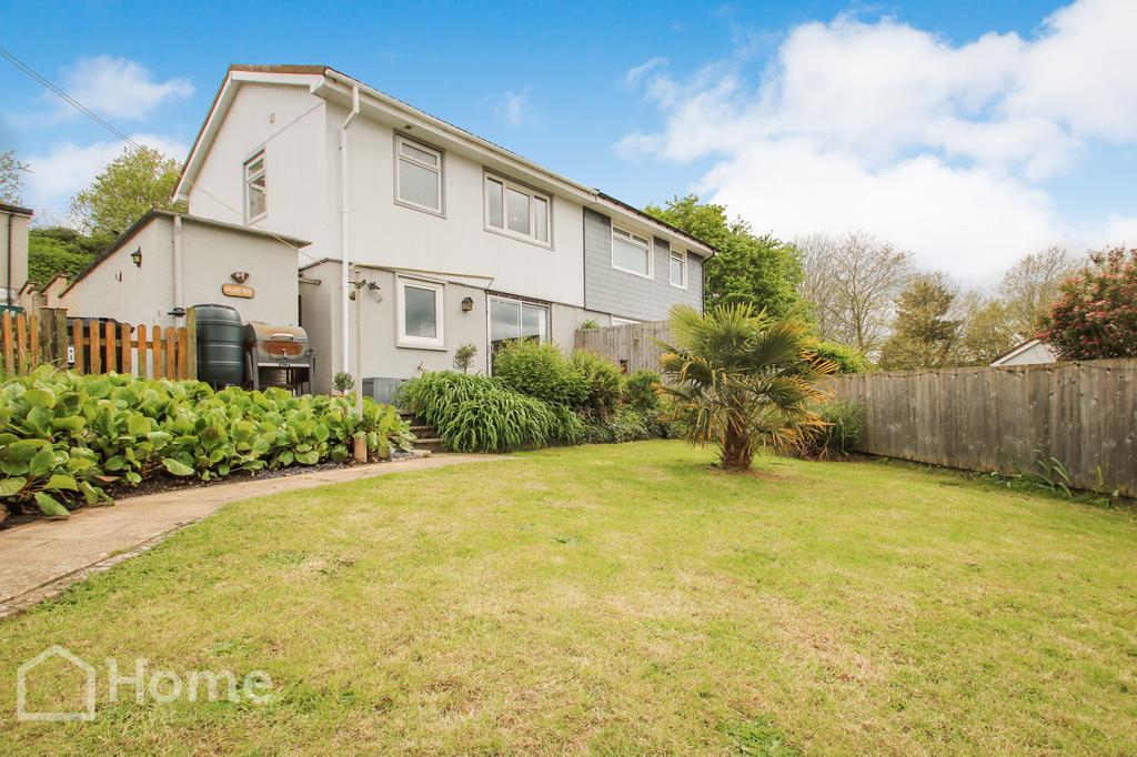 Shaws Way, Bath BA2 3 bed semidetached house for sale £280,000