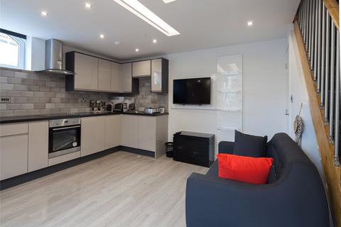 2 bedroom terraced house to rent, 1 Damside, Huddersfield, HD4