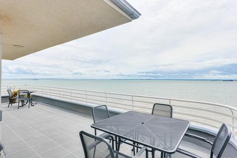 2 bedroom penthouse for sale, Seaforth Road, Westcliff-on-Sea, SS0
