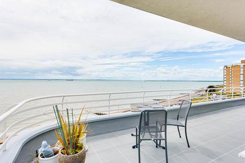 2 bedroom penthouse for sale, Seaforth Road, Westcliff-on-sea, SS0