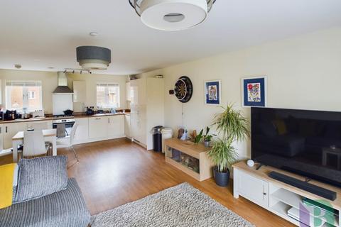 3 bedroom apartment for sale, Kiln Drive, Milton Keynes MK17