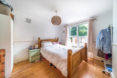 2 bedroom apartment for sale, Mount Pleasant Road, London
