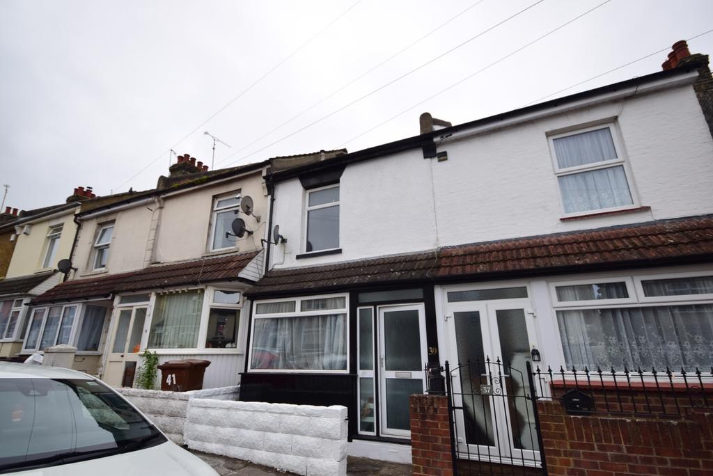 Albany Road Gillingham ME7 4 bed terraced house £1,500 pcm (£346 pw)