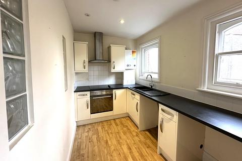 1 bedroom flat to rent, The Strand, Exmouth EX8