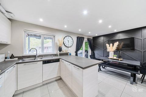 92 Prince Albert Square, Redhill, RH1 5AP