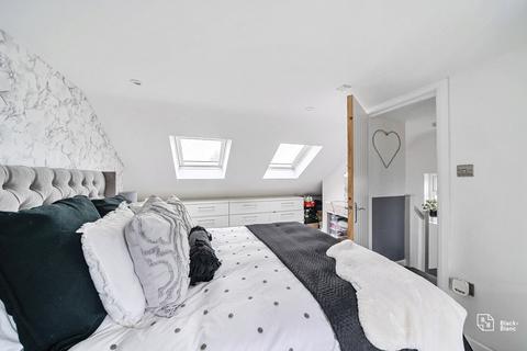 92 Prince Albert Square, Redhill, RH1 5AP