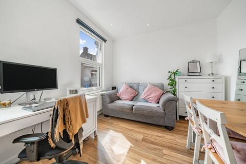 2 bedroom flat to rent, Haydons Road, Wimbledon, London, SW19