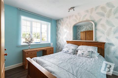 12 Priory Path, Romford, RM3 9AR