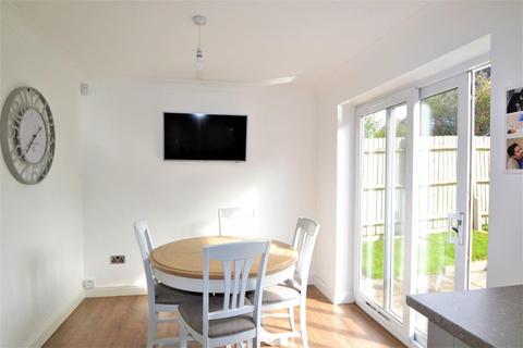 3 bedroom terraced house to rent, Ryelands Close, Market Harborough LE16