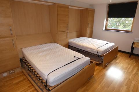 undefined, Rose Street, Glasgow G3