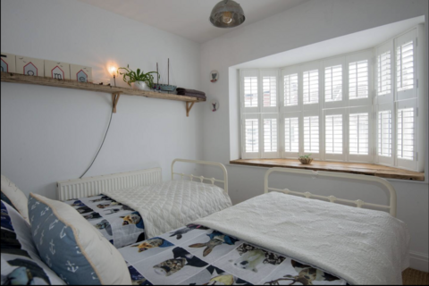 2 bedroom terraced house to rent, Hampden Road, Brighton BN2