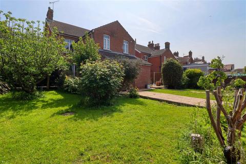 4 bedroom detached house for sale, Walton on the Naze CO14