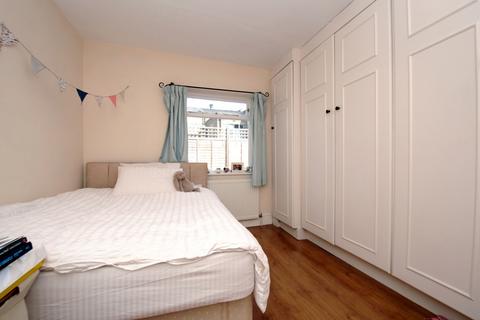 2 bedroom flat to rent, Norroy Road Putney SW15