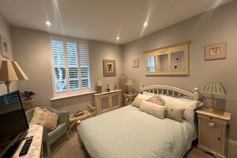 2 bedroom flat for sale, Barnet Lane, Elstree
