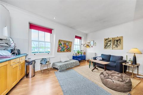 1 bedroom flat for sale, Voltaire Road, London, SW4