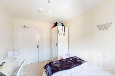 1 bedroom property to rent, Crawley RH10