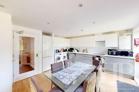 1 bedroom property to rent, Crawley RH10