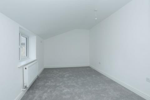 1 bedroom flat for sale, Flat 4 Railway House, Railway Close, CT16