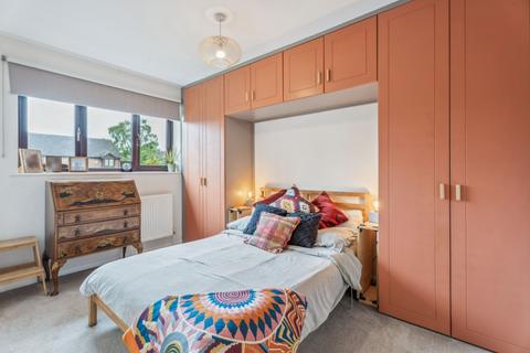 115 Langtons Meadow, Farnham Common, Slough, SL2 3NS