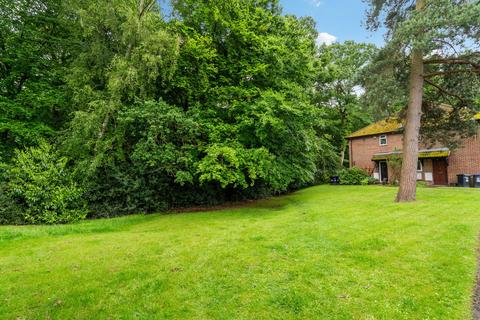115 Langtons Meadow, Farnham Common, Slough, SL2 3NS
