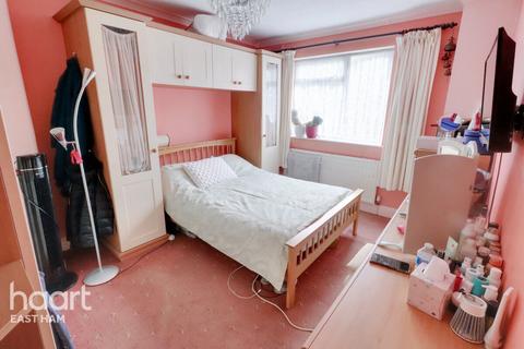 3 bedroom maisonette for sale, Lonsdale Avenue, London