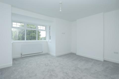 1 bedroom flat for sale, Flat 5 Railway House, Railway Close, CT16