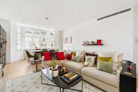4 bedroom flat to rent, Kidderpore Avenue, London, NW3