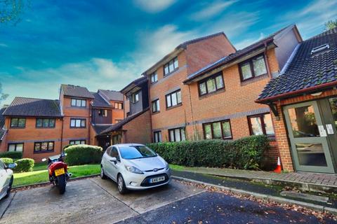 2 bedroom apartment for sale, Capstan Close, Chadwell Heath, RM6