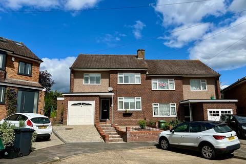 3 bedroom semi-detached house for sale, Briscoe Close, Hoddesdon EN11