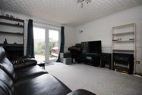 2 bedroom terraced house to rent, The Patch, Llanharry, CF72 9LF