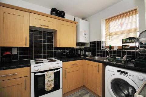 2 bedroom terraced house to rent, The Patch, Llanharry, CF72 9LF