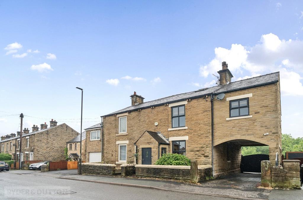 Woolley Bridge Road, Hadfield... 4 bed semidetached house for sale £