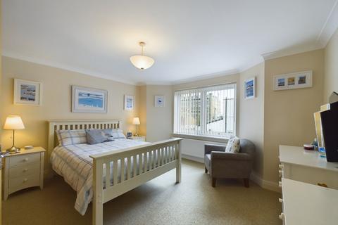 2 bedroom flat for sale, West Cliff Road, Broadstairs, CT10