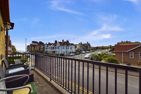 2 bedroom flat for sale, West Cliff Road, Broadstairs, CT10