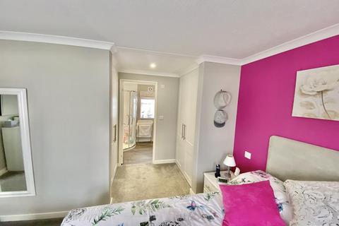 2 bedroom park home for sale, Ringwood Road, Ferndown Dorset BH22 9BW