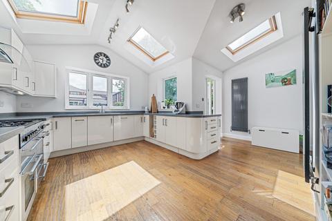 3 The Quadrant, London, SW20 8SW