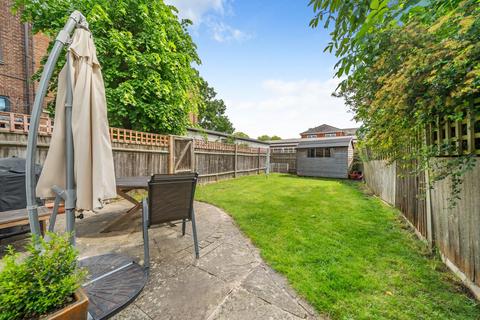 3 The Quadrant, London, SW20 8SW