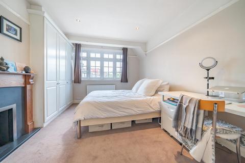 3 The Quadrant, London, SW20 8SW