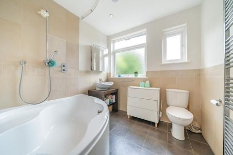 3 The Quadrant, London, SW20 8SW