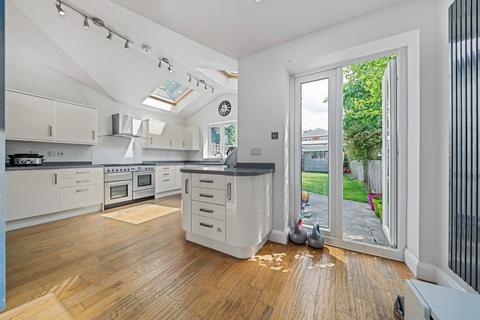 3 The Quadrant, London, SW20 8SW