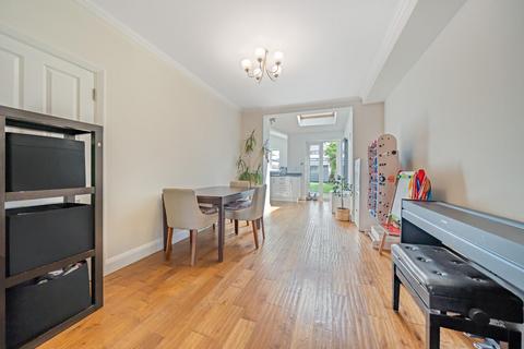 3 The Quadrant, London, SW20 8SW