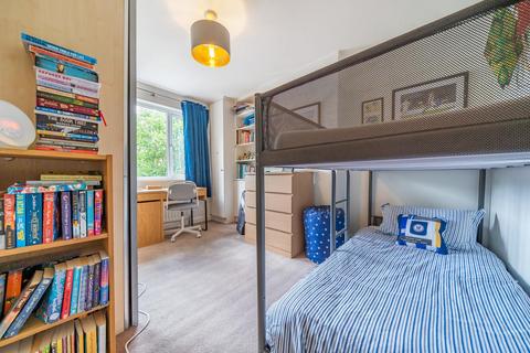 3 The Quadrant, London, SW20 8SW