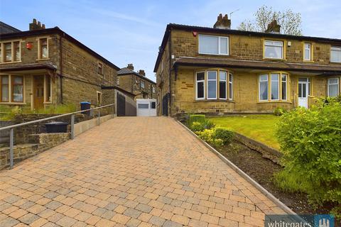 3 bedroom townhouse for sale, Moore Avenue, Bradford, West Yorkshire, BD7