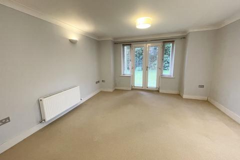 2 bedroom flat to rent, Queens Park South Drive, Bournemouth,