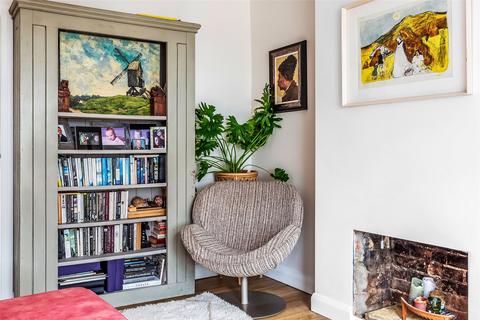 2 Arundel Road, Dorking, RH4 3HS