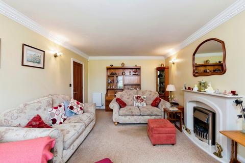 4 bedroom bungalow for sale, Laburnum Grove, Huddersfield HD8