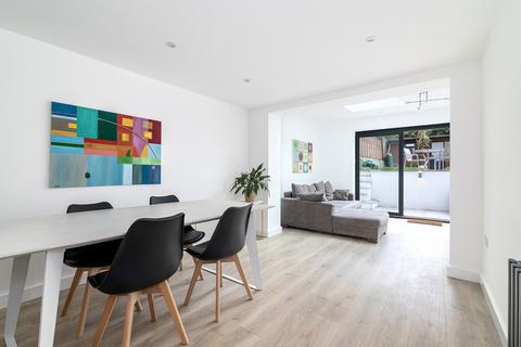 3 bedroom apartment for sale, Iverson Road, London, NW6