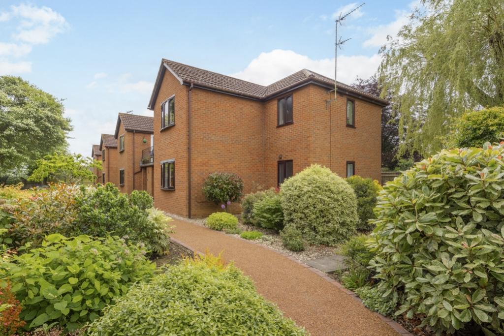 Flat 2, Birch Court (Boston)-4