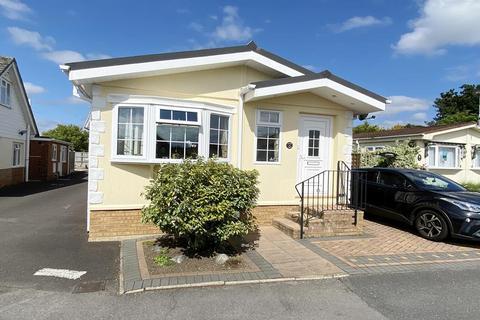 2 bedroom park home for sale, West Moors, Ferndown Dorset BH22 0BW